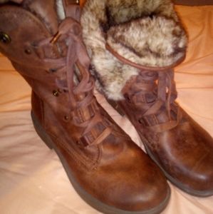 (((((Brown boots, only been worn once))))) you